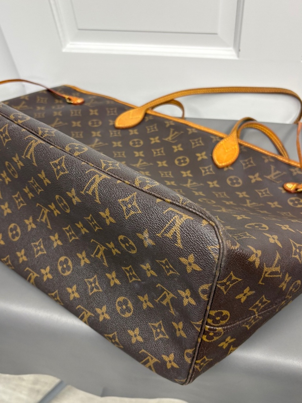 Louis Vuitton Neverfull GM Monogram Canvas - Picture 10 of 13